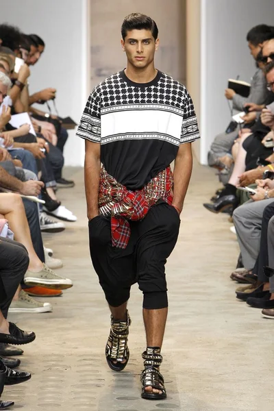 Look 23